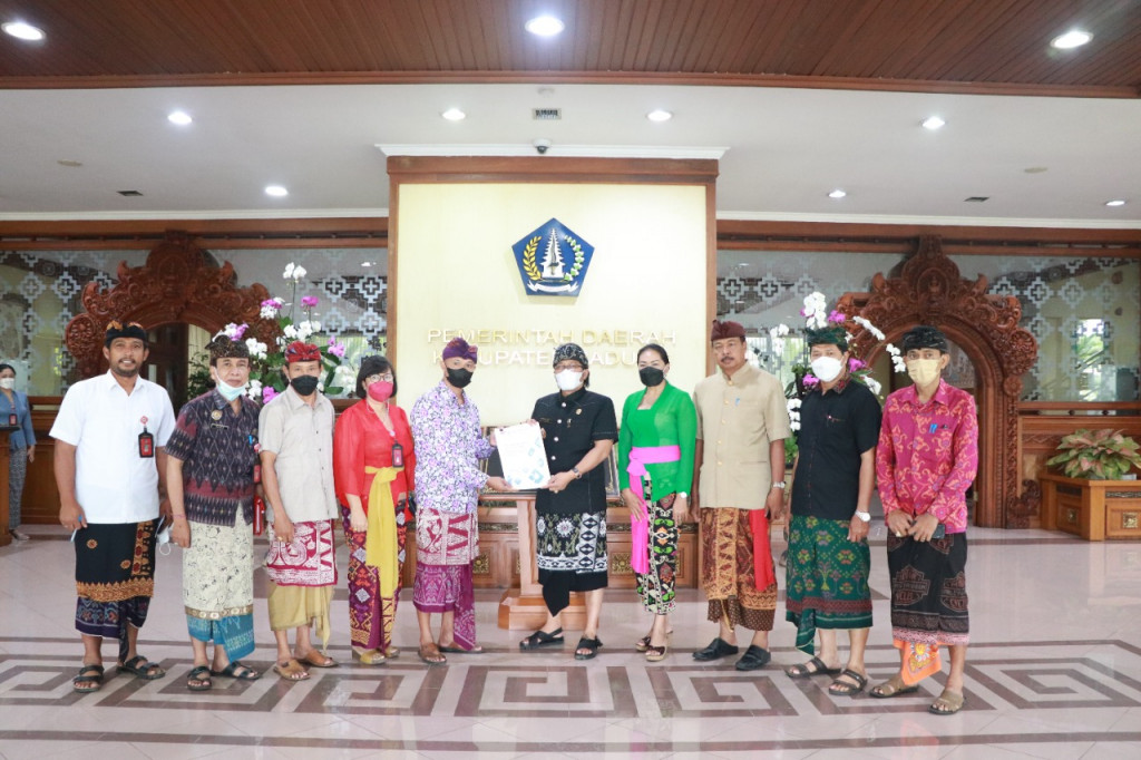 Bupati Giri Prasta Terima Jajaran KPU Badung, Koordinasi Terkait Rancangan Anggaran Pemilihan Serentak 2024